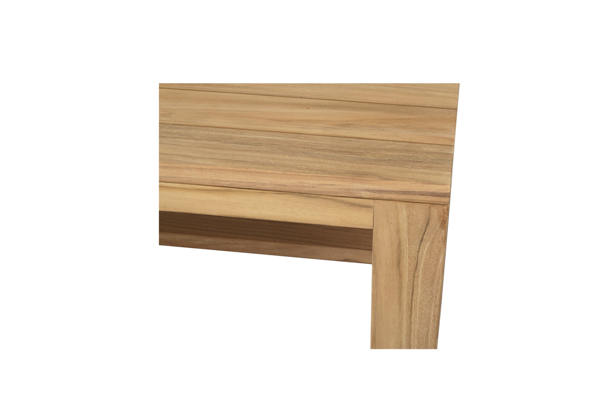 Harbour Island high teak outdoor coffee table, close-up of the natural teak grain and corner join