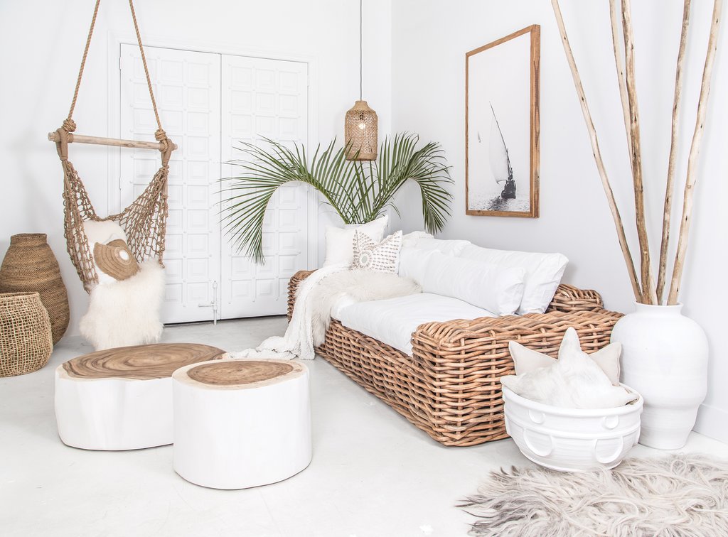 Trunk Coffee Table | White - Uniqwa Furniture - Magnolia Lane