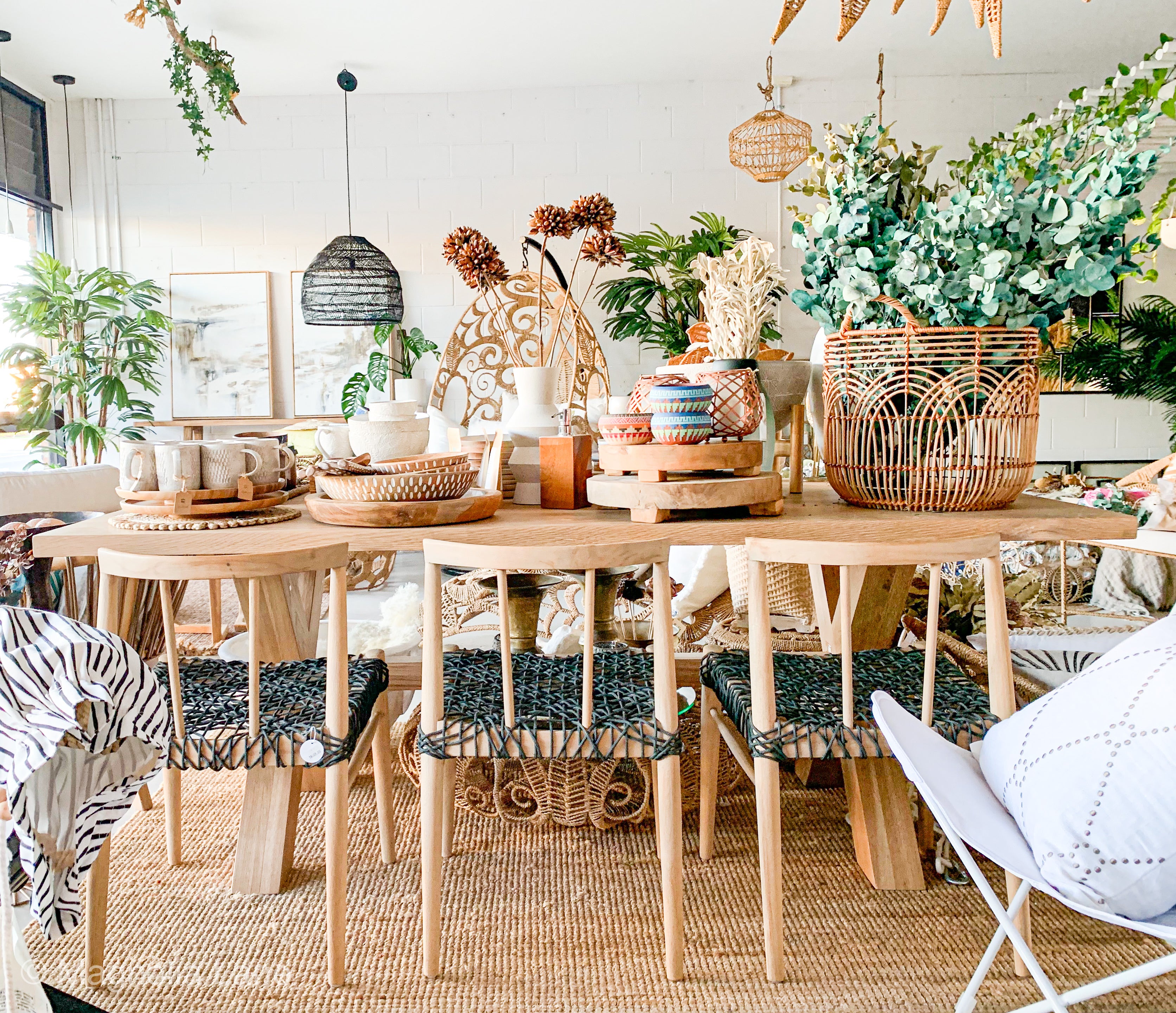 Surfer Dining Table made from premium A-Grade American Oak with a natural raw finish, perfect for elegant Sunday meals with family 1