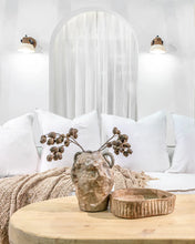 Load image into Gallery viewer, Amia Wall Lamp | Light Roast