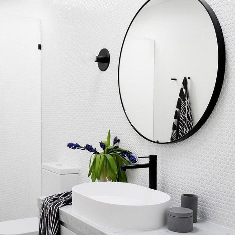 Flynn Round Mirror Black - Magnolia Lane