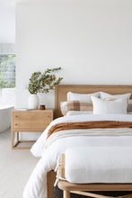 Load image into Gallery viewer, Harbour Island Bench Seat, Magnolia Lane coastal style bedroom furniture 2