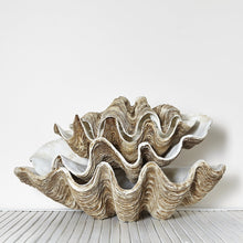 Load image into Gallery viewer, Vintage Clam King 85cm - Magnolia Lane